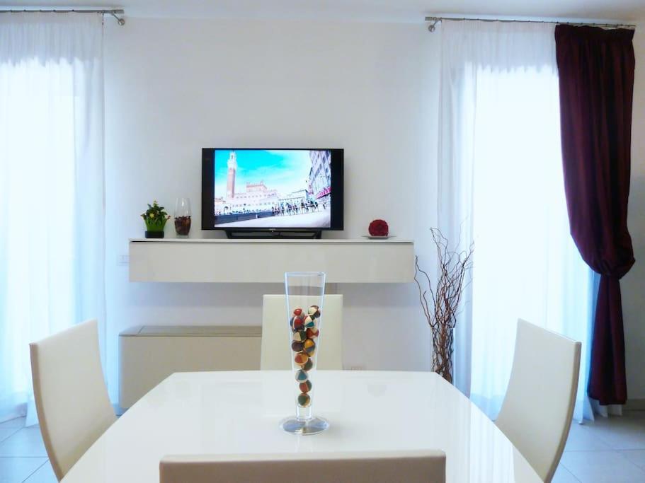 Modern & Strategic Apartment Siena Exterior photo